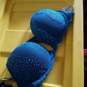 Victoria secret bombshell bra w/crystals nevr worn